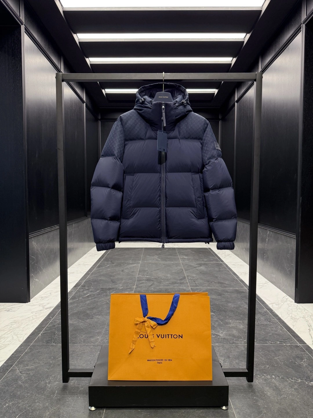 wg.luxury-- 8V Down jacket white duck down 2colour item: E-F443J1641-2H